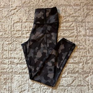 Athleta Lightning Camo 7/8 Tight Legging